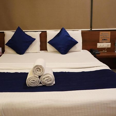 Hotel Satyug Удджайн Екстер'єр фото