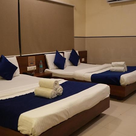 Hotel Satyug Удджайн Екстер'єр фото