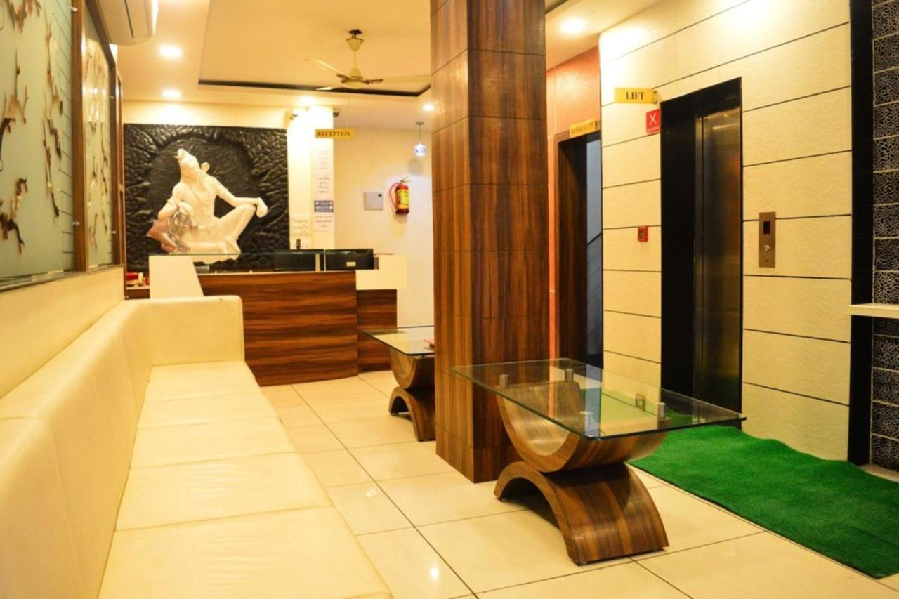 Hotel Satyug Удджайн Екстер'єр фото