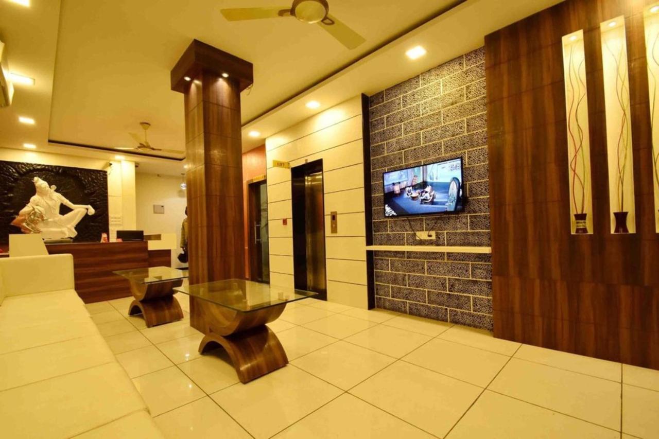 Hotel Satyug Удджайн Екстер'єр фото