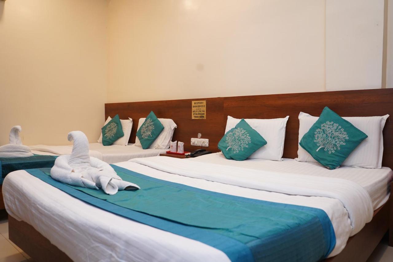 Hotel Satyug Удджайн Екстер'єр фото