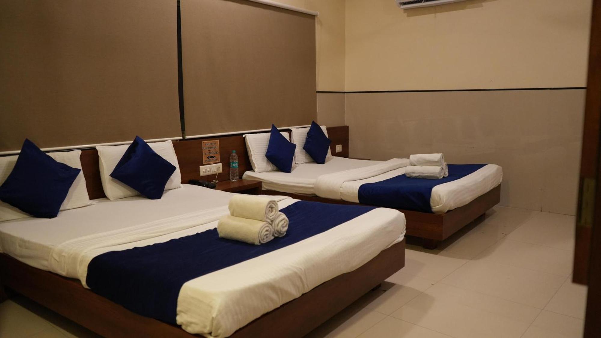 Hotel Satyug Удджайн Екстер'єр фото